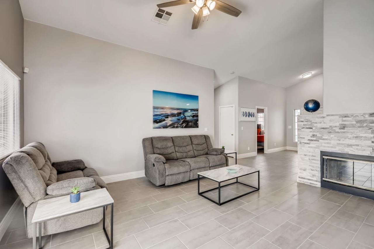 Luxurious House With A Pool, Spa, And Patio, Sleeps 6 Comfortably Las Vegas Zewnętrze zdjęcie